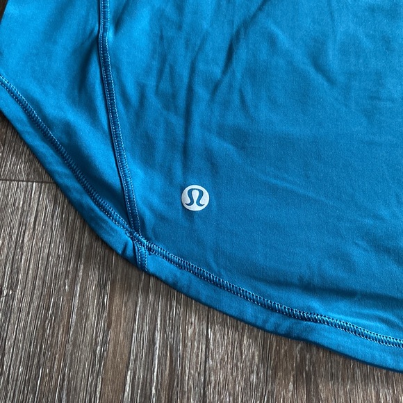 BOGOFREE! Lululemon 14 tank top excellent condition no hang tag or size dot! - Picture 7 of 8